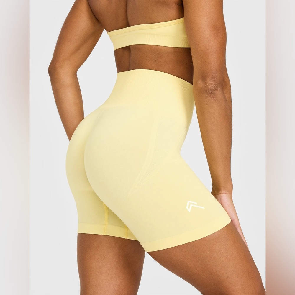 Oner Active Women’s Bike Shorts in Pale Yellow